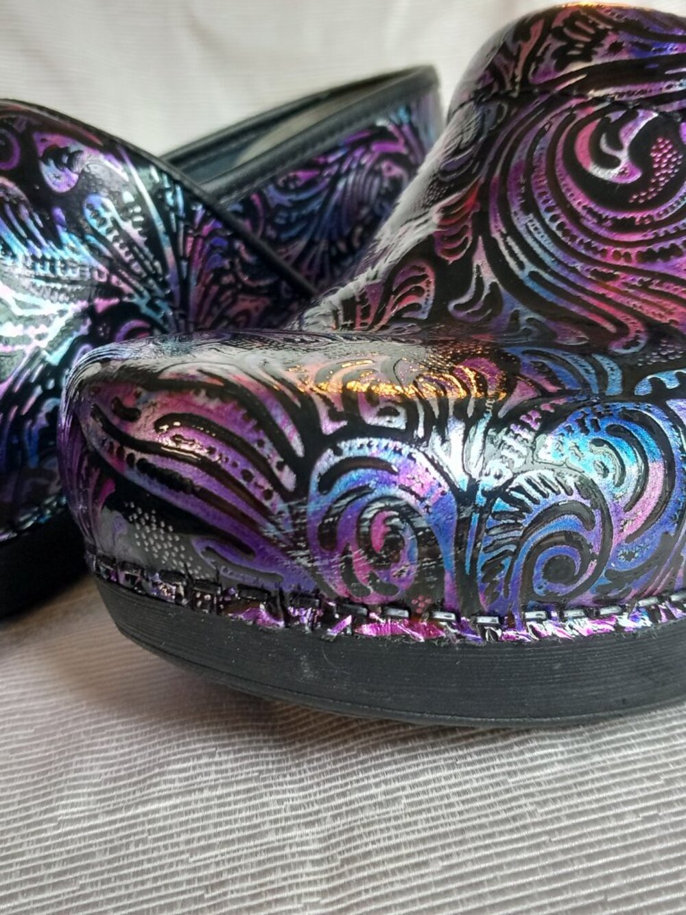 Dansko Pro XP2.0 Engraved Floral Patent Leather Clogs - Size 39 - Picture 6 of 10